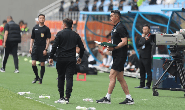 今晨国王杯传出新动向，切尔西遗憾出局，管理层表态——更衣室稳定，年轻球员得到机会的简单介绍